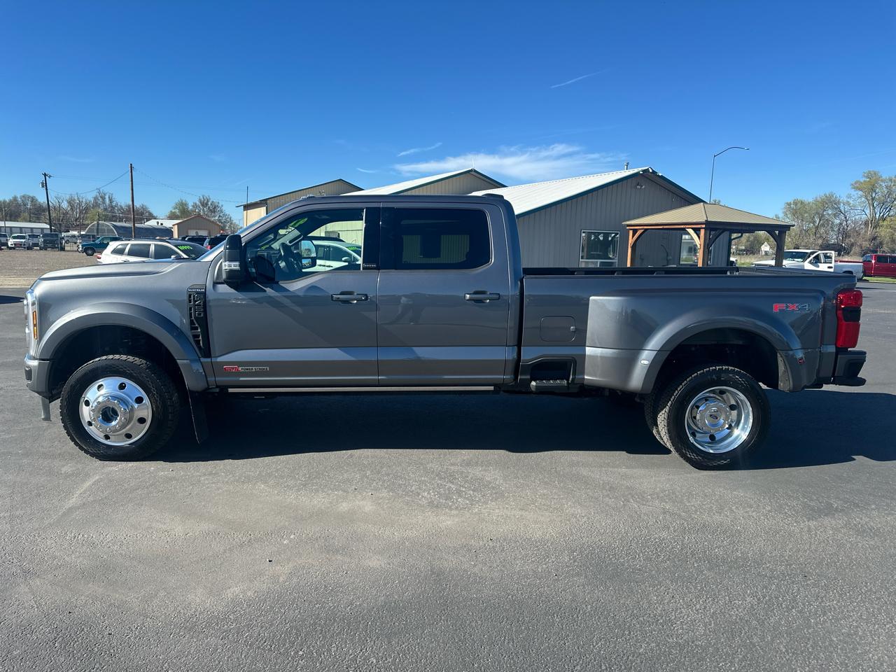 Ford Super Duty F-450 DRW Platinum 4WD Crew Cab 8' Box 2025