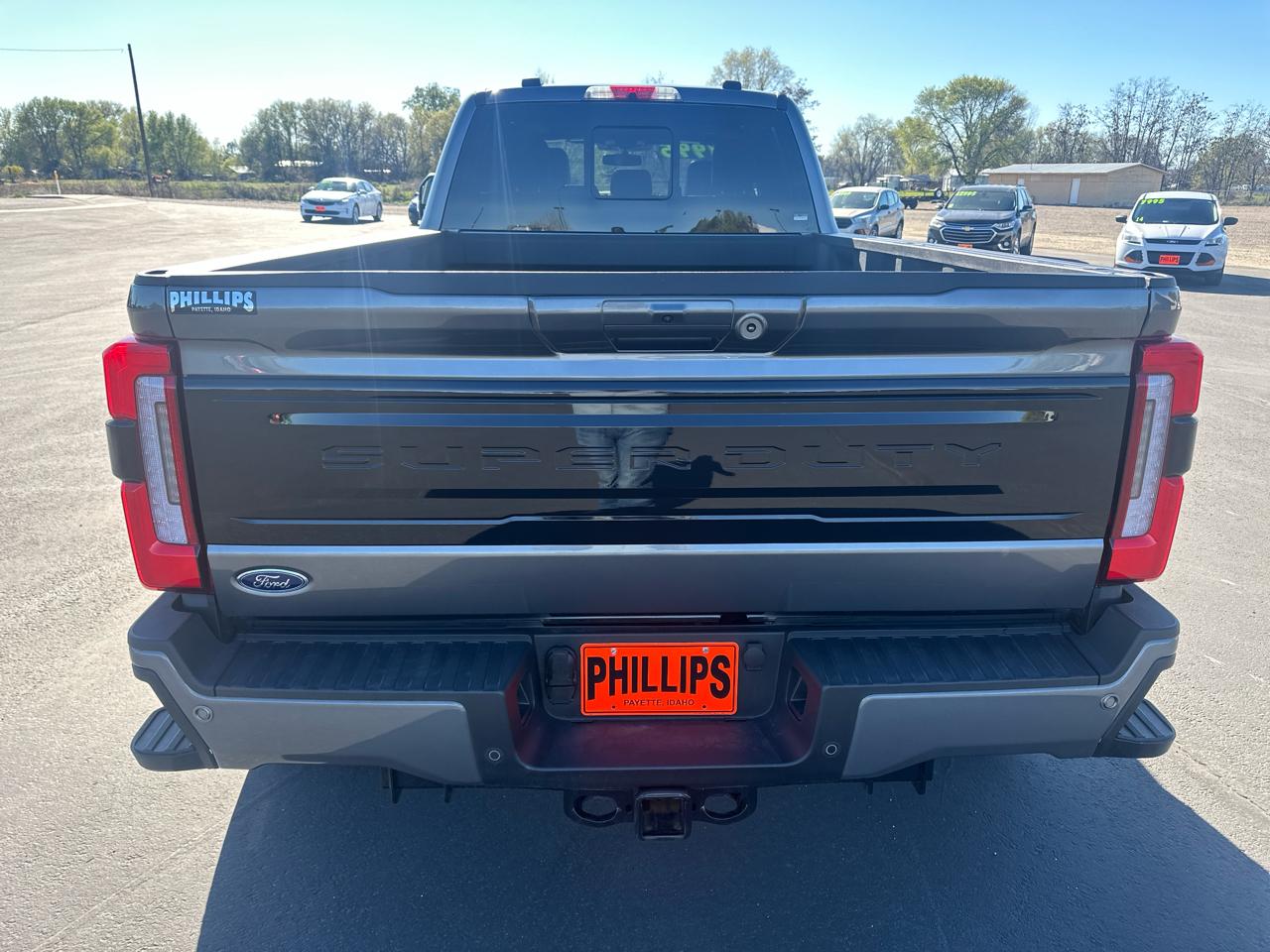 Ford Super Duty F-450 DRW Platinum 4WD Crew Cab 8' Box 2025