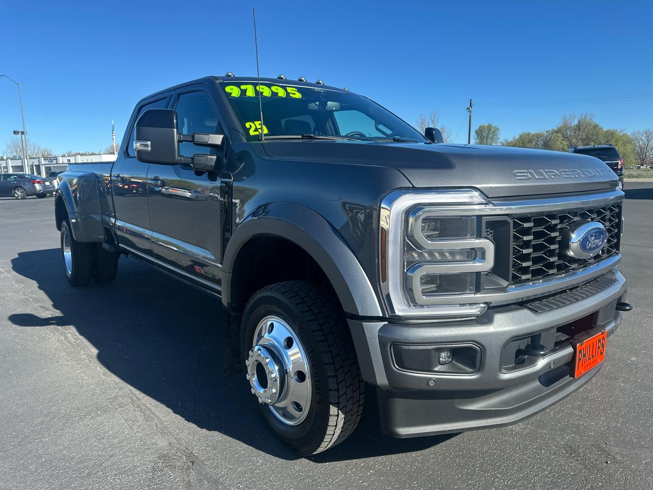 Ford Super Duty F-450 DRW Platinum 4WD Crew Cab 8' Box 2025
