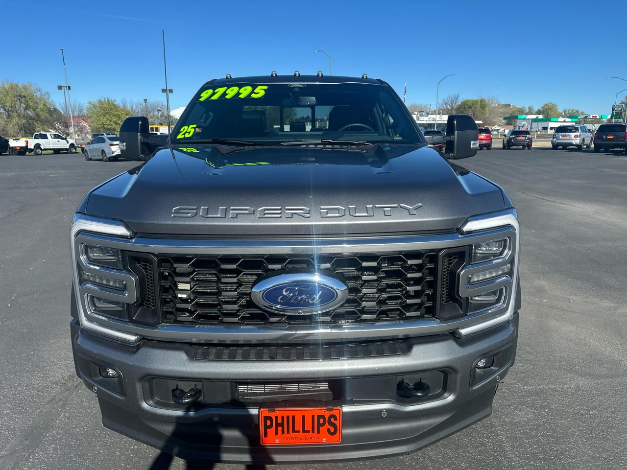 Ford Super Duty F-450 DRW Platinum 4WD Crew Cab 8' Box 2025