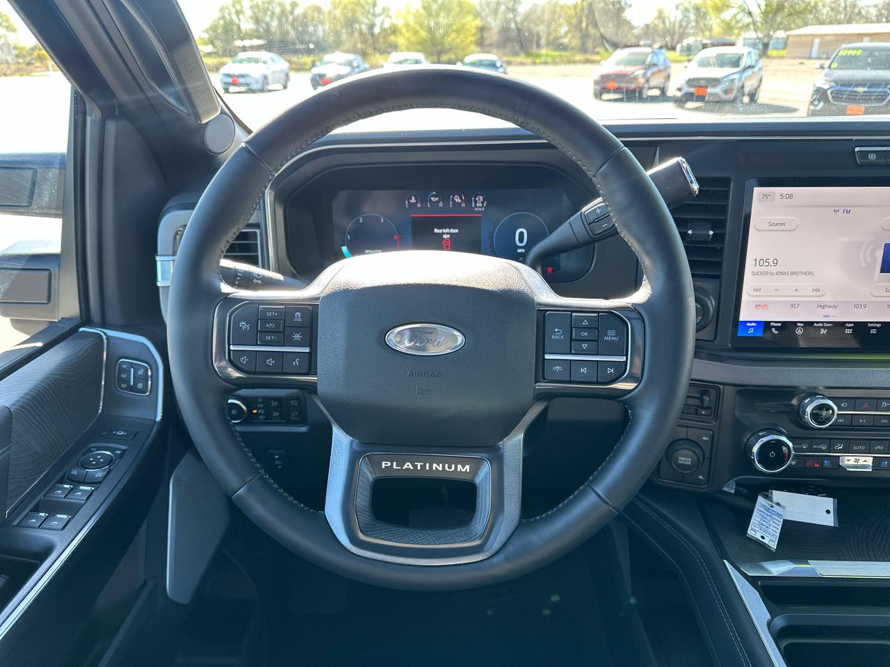 Ford Super Duty F-450 DRW Platinum 4WD Crew Cab 8' Box 2025