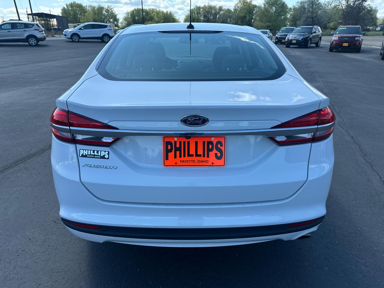Ford Fusion S FWD 2017
