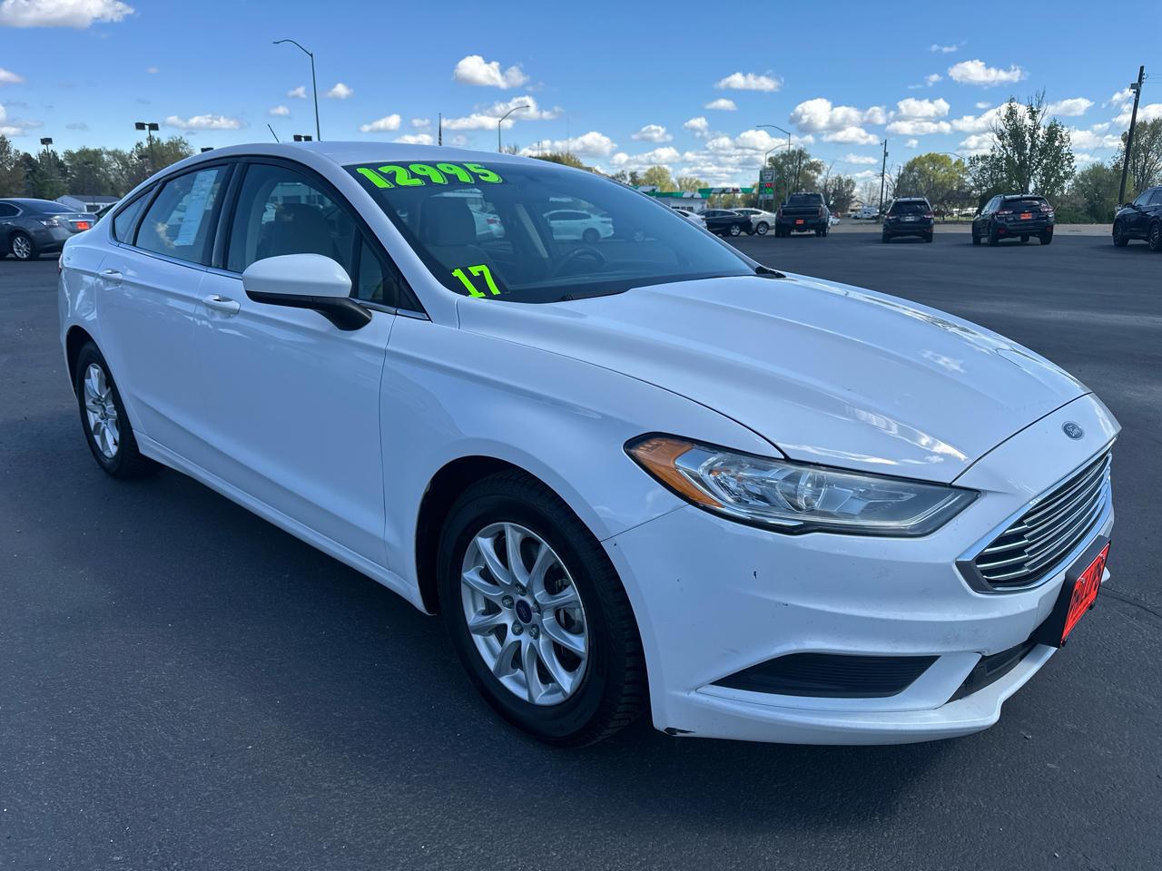 Ford Fusion S FWD 2017