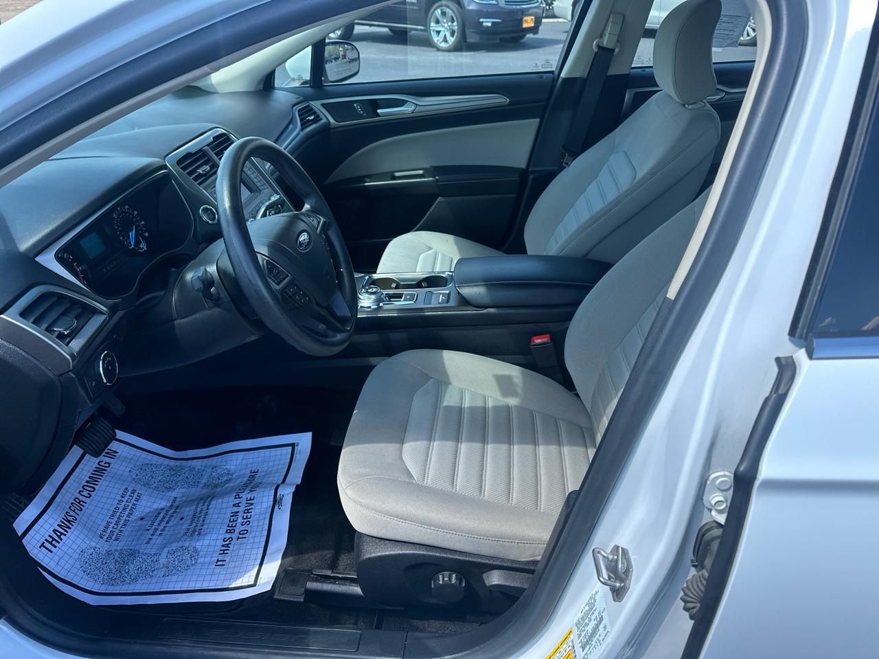 Ford Fusion S FWD 2017