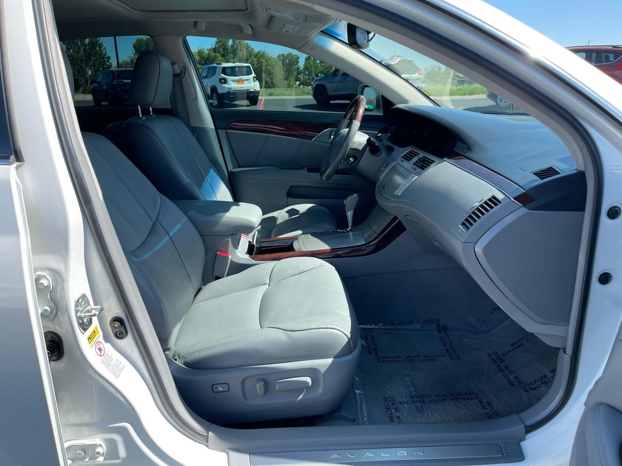 Toyota Avalon 4dr Sdn Limited (Natl) 2009