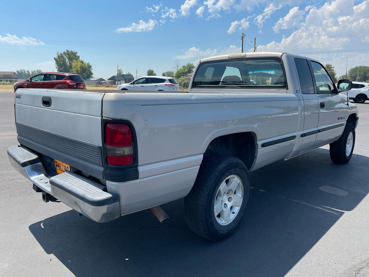 Dodge Ram 1500 4dr Quad Cab 139" WB 4WD 1999