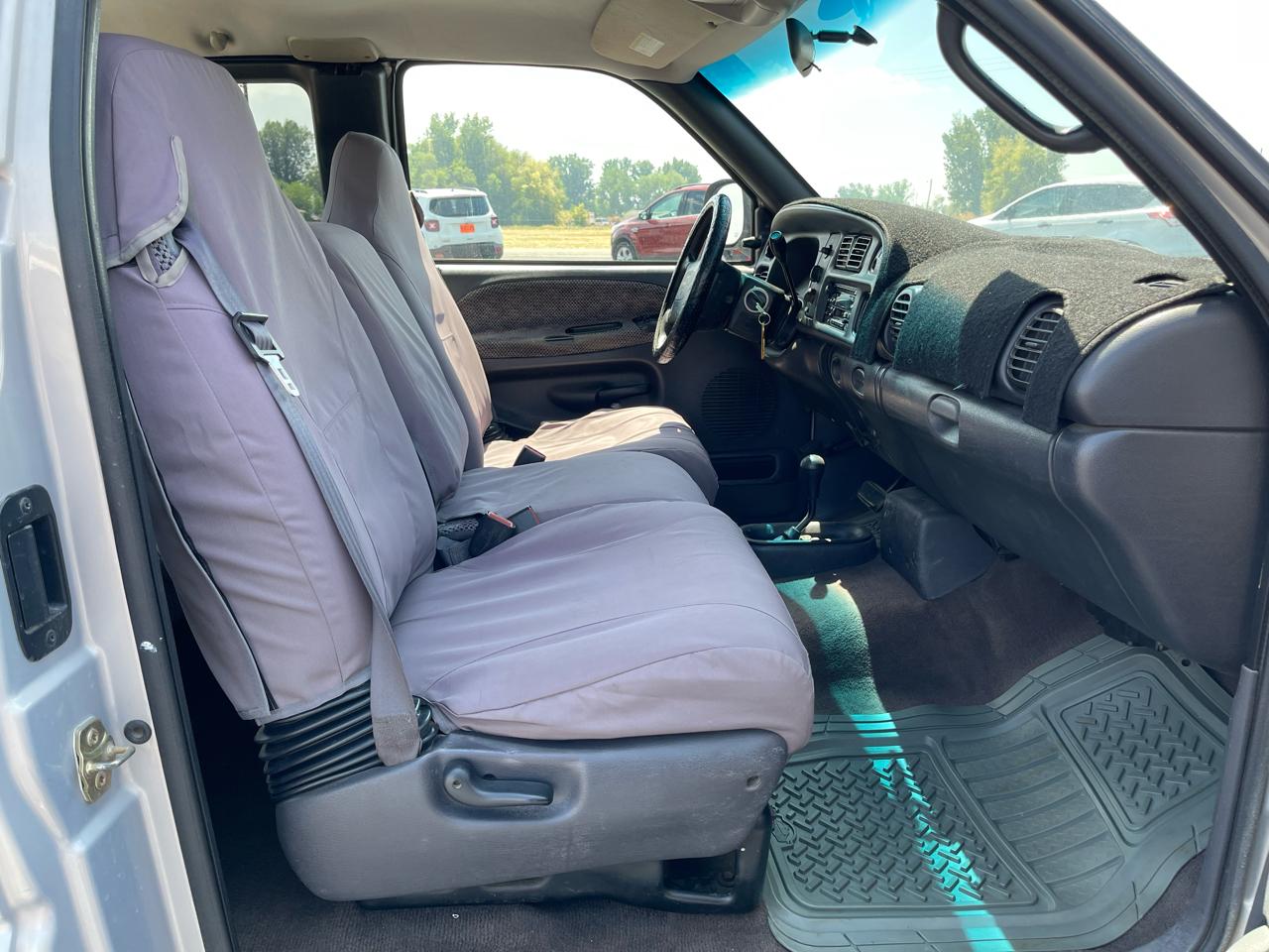 Dodge Ram 1500 4dr Quad Cab 139" WB 4WD 1999