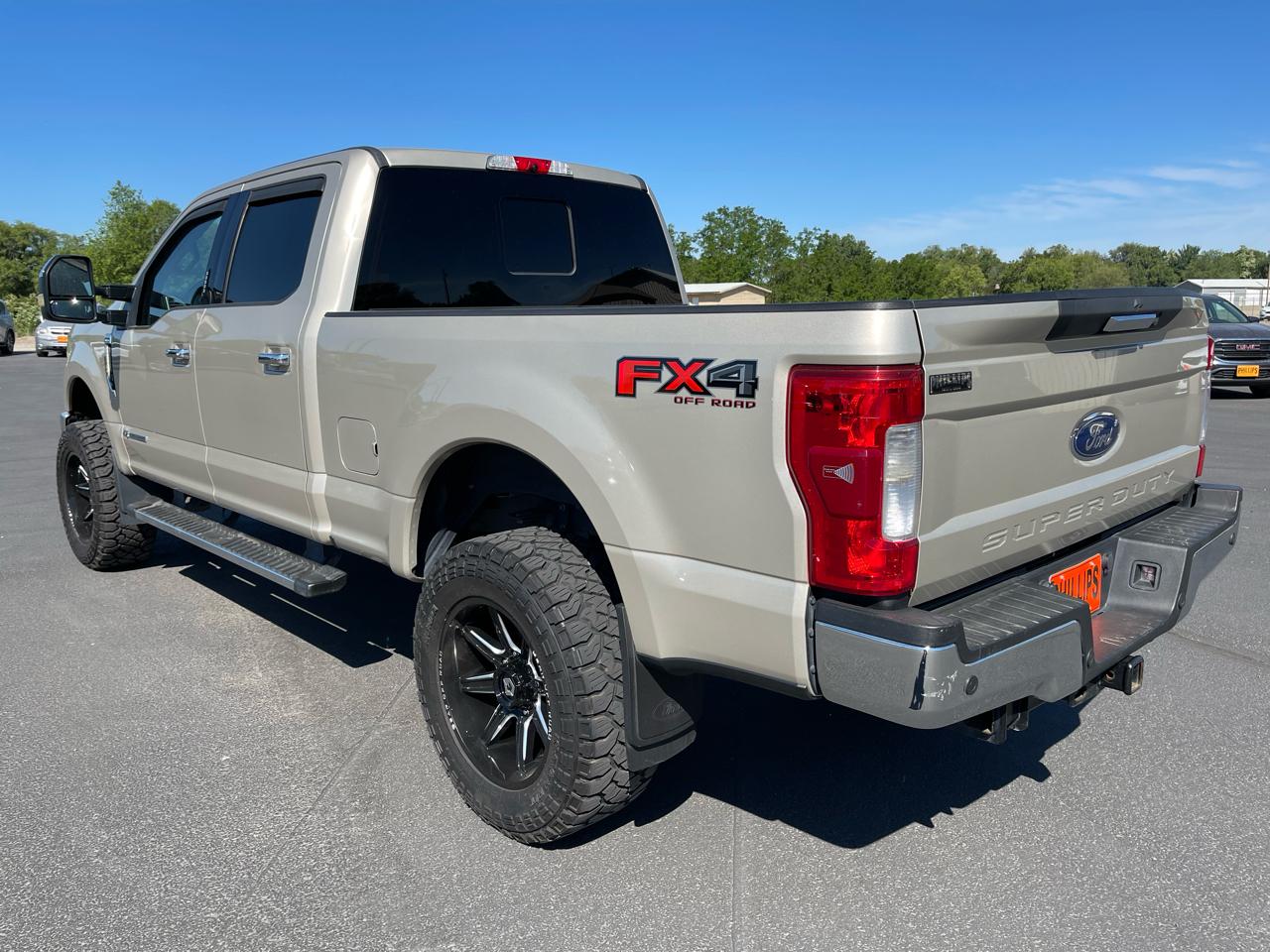 Ford Super Duty F-250 SRW Lariat 4WD Crew Cab 6.75' Box 2017