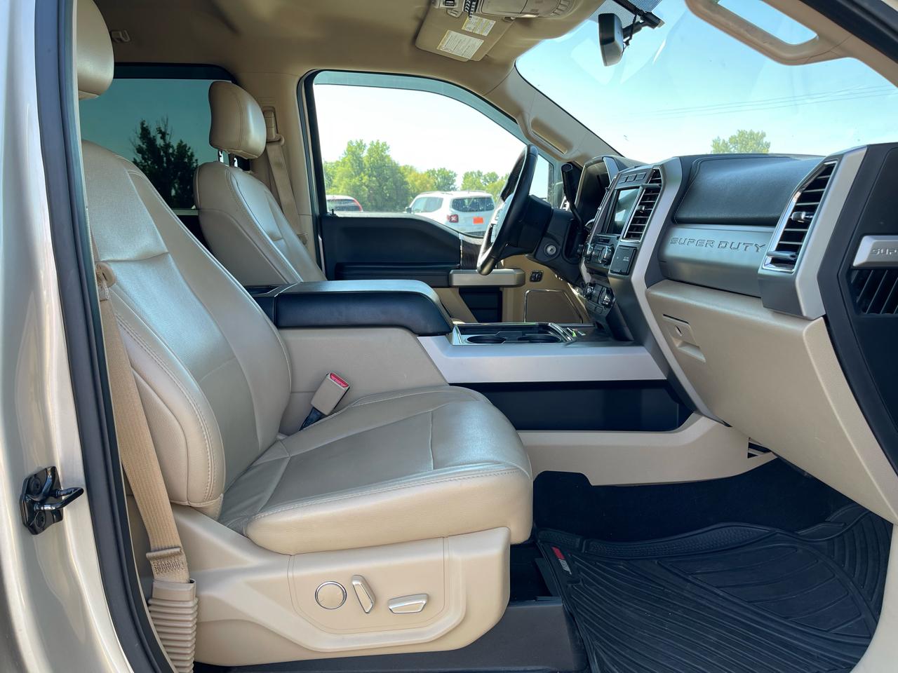 Ford Super Duty F-250 SRW Lariat 4WD Crew Cab 6.75' Box 2017