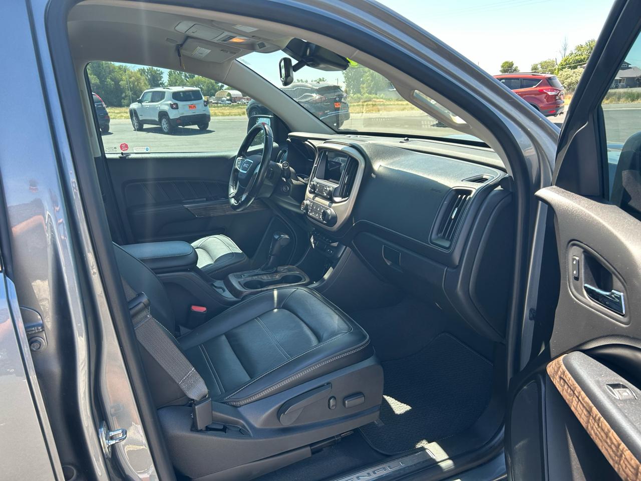 GMC Canyon 4WD Crew Cab 128" Denali 2021