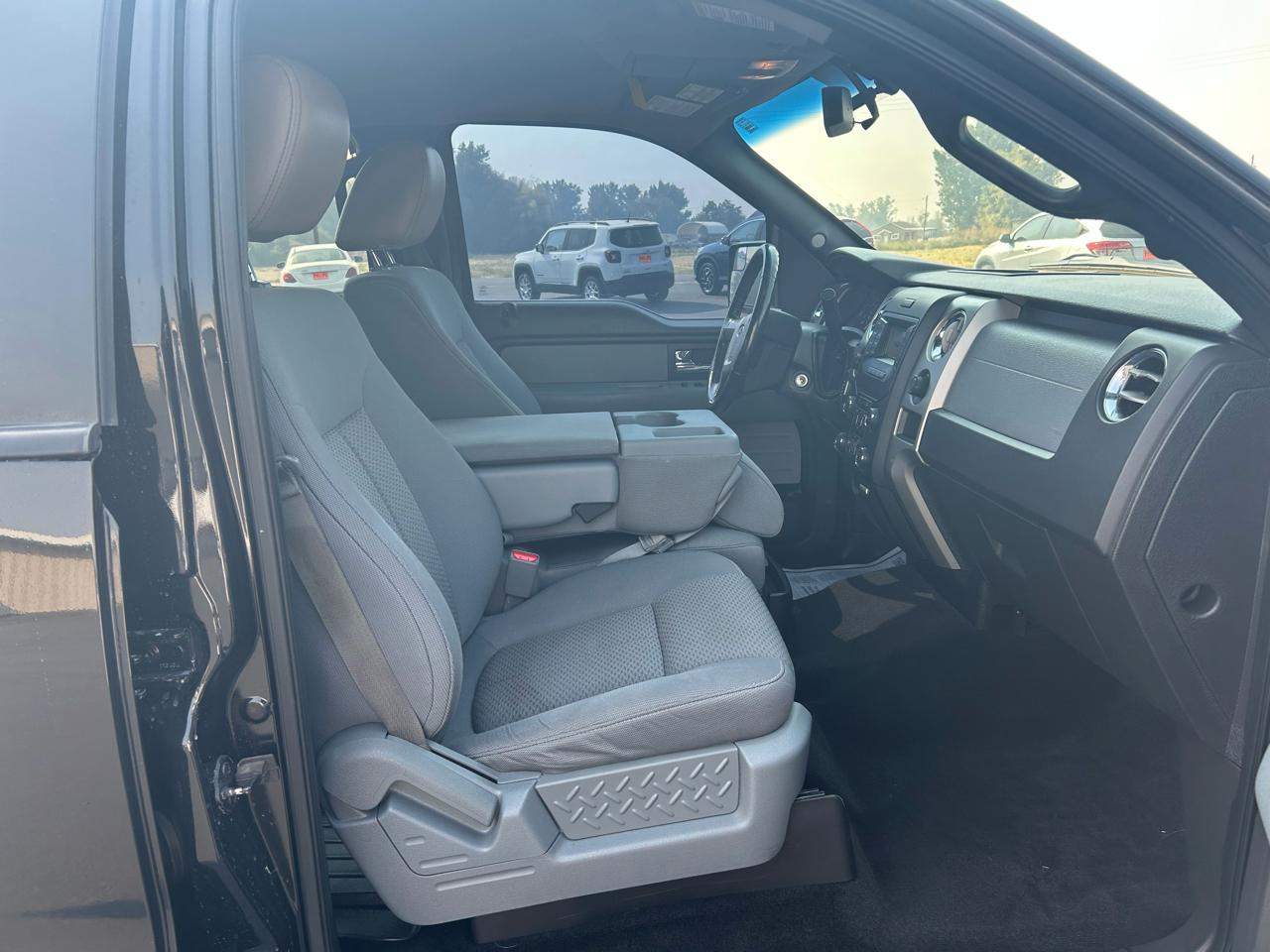 Ford F-150 4WD SuperCrew 145" XLT 2013