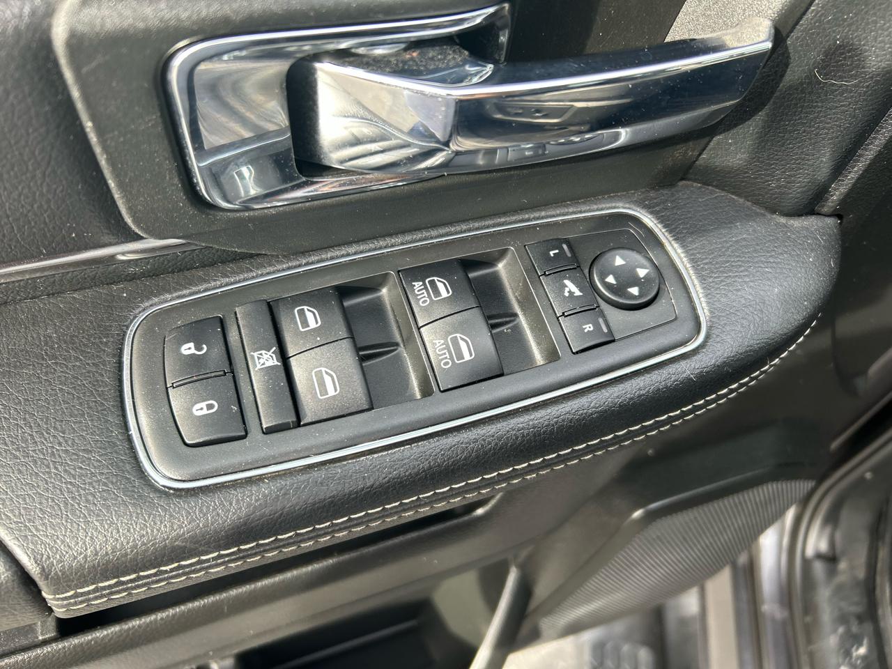 RAM 2500 Laramie 4x4 Crew Cab 6'4" Box 2018