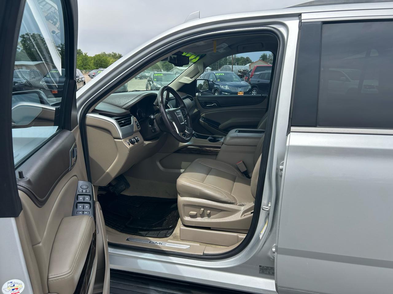 GMC Yukon 4WD 4dr SLT 2017