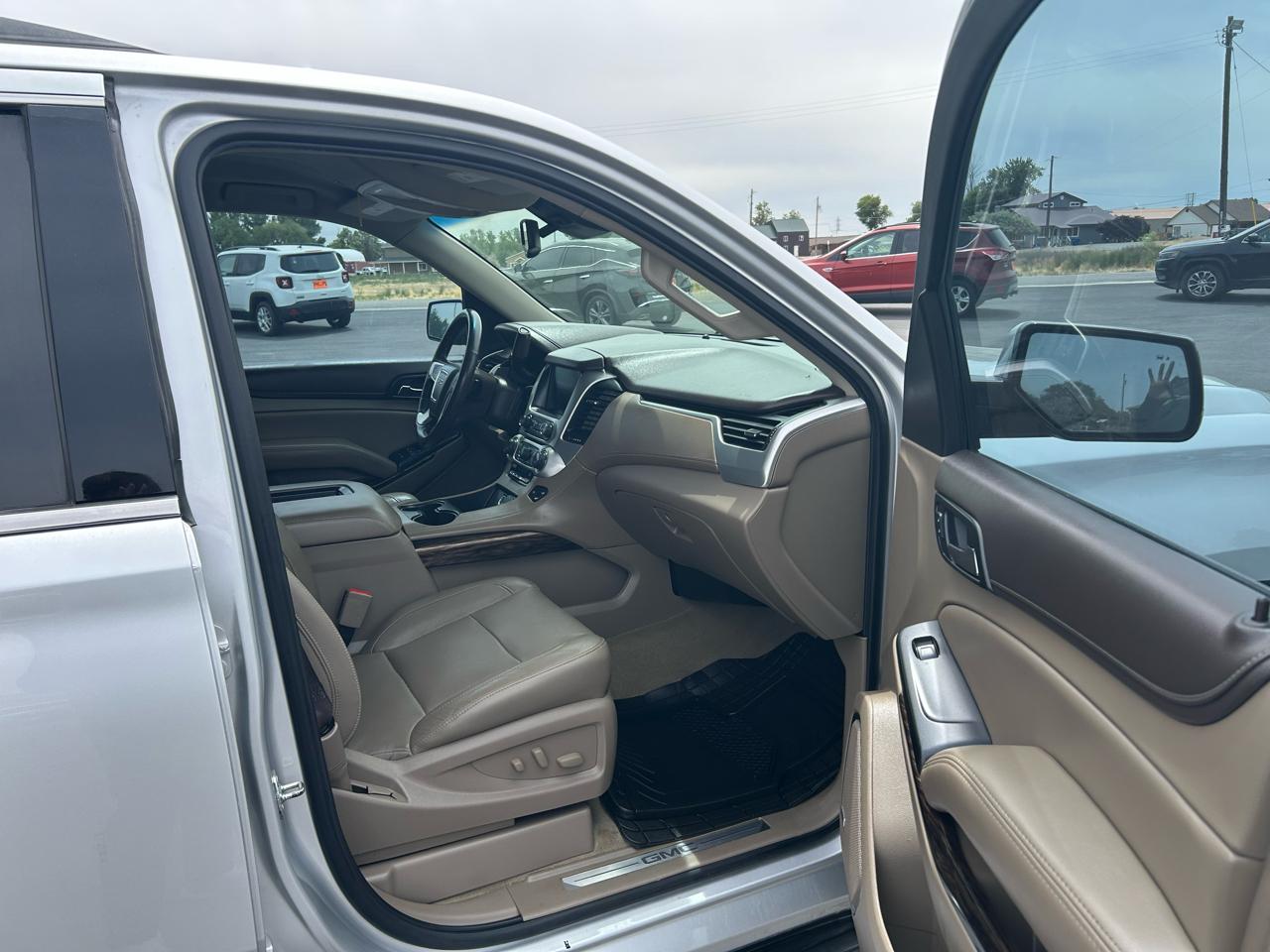 GMC Yukon 4WD 4dr SLT 2017