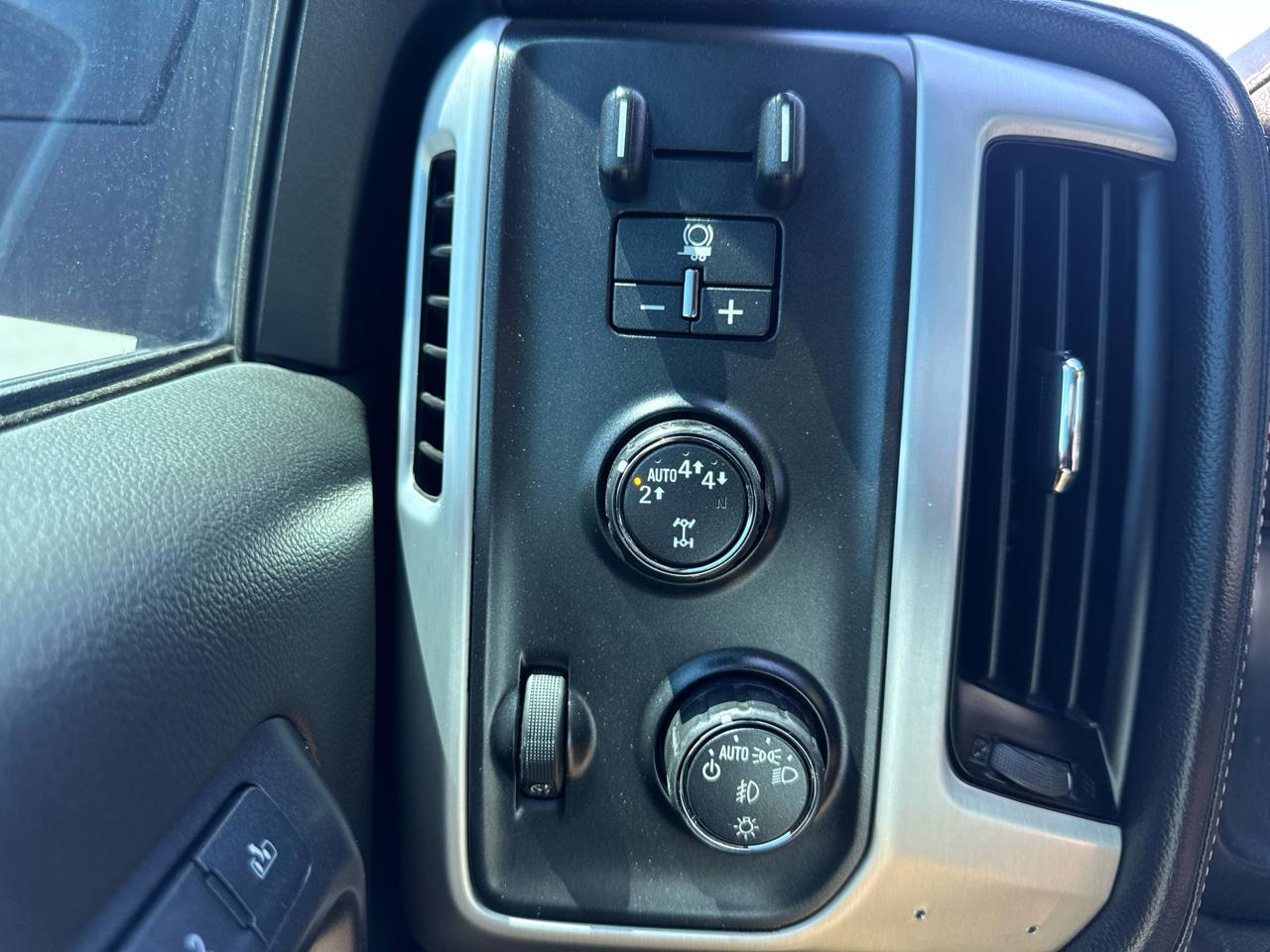GMC Sierra 1500 4WD Crew Cab 143.5" SLT 2018