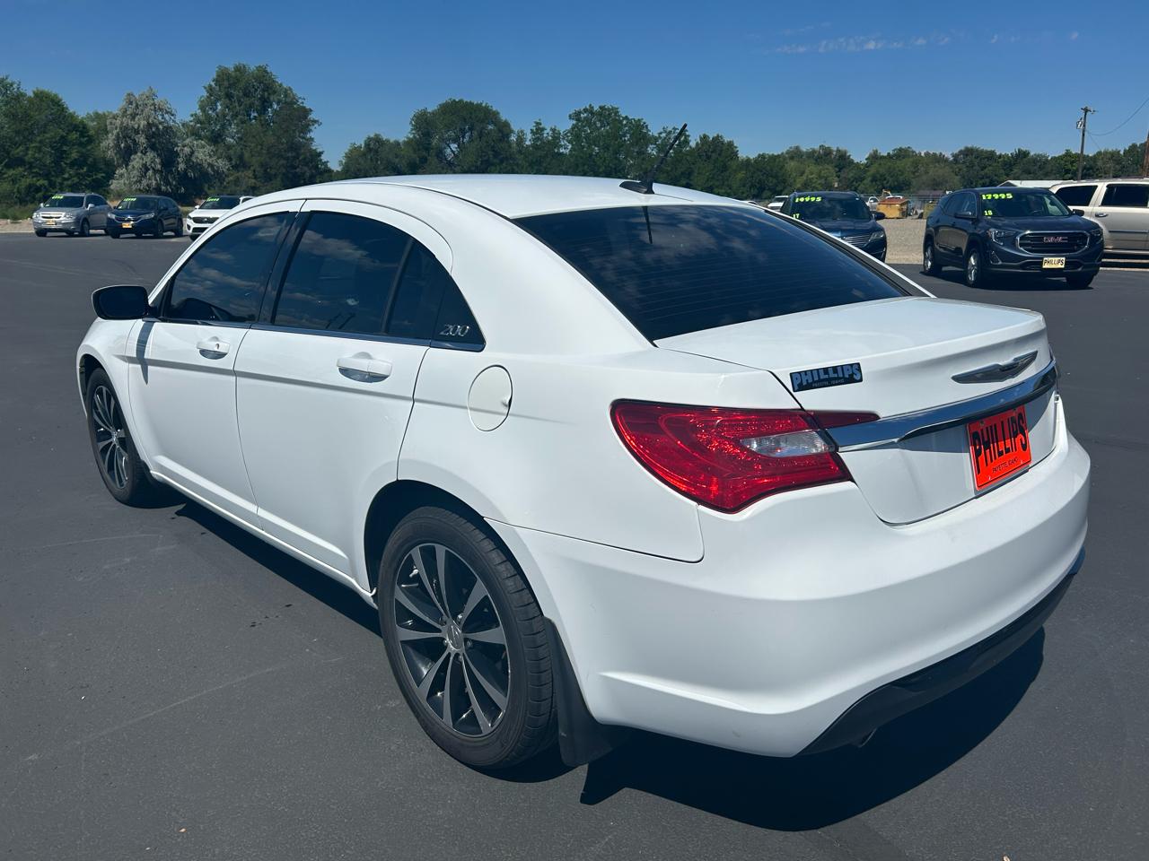 Chrysler 200 4dr Sdn Touring 2014