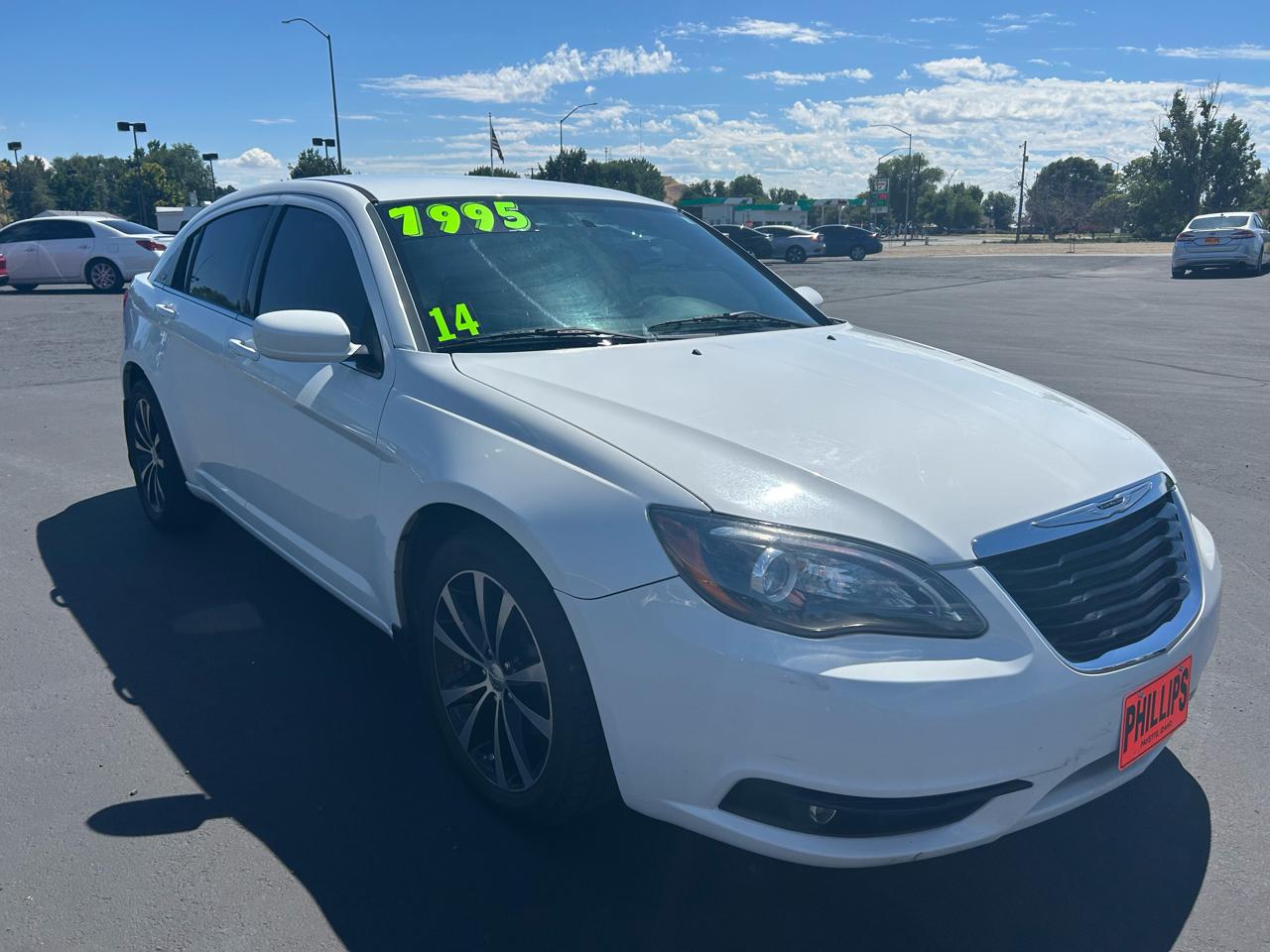 Chrysler 200 4dr Sdn Touring 2014