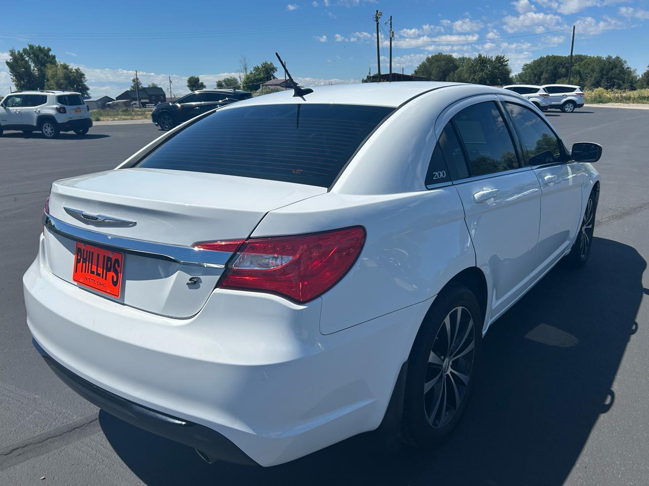 Chrysler 200 4dr Sdn Touring 2014