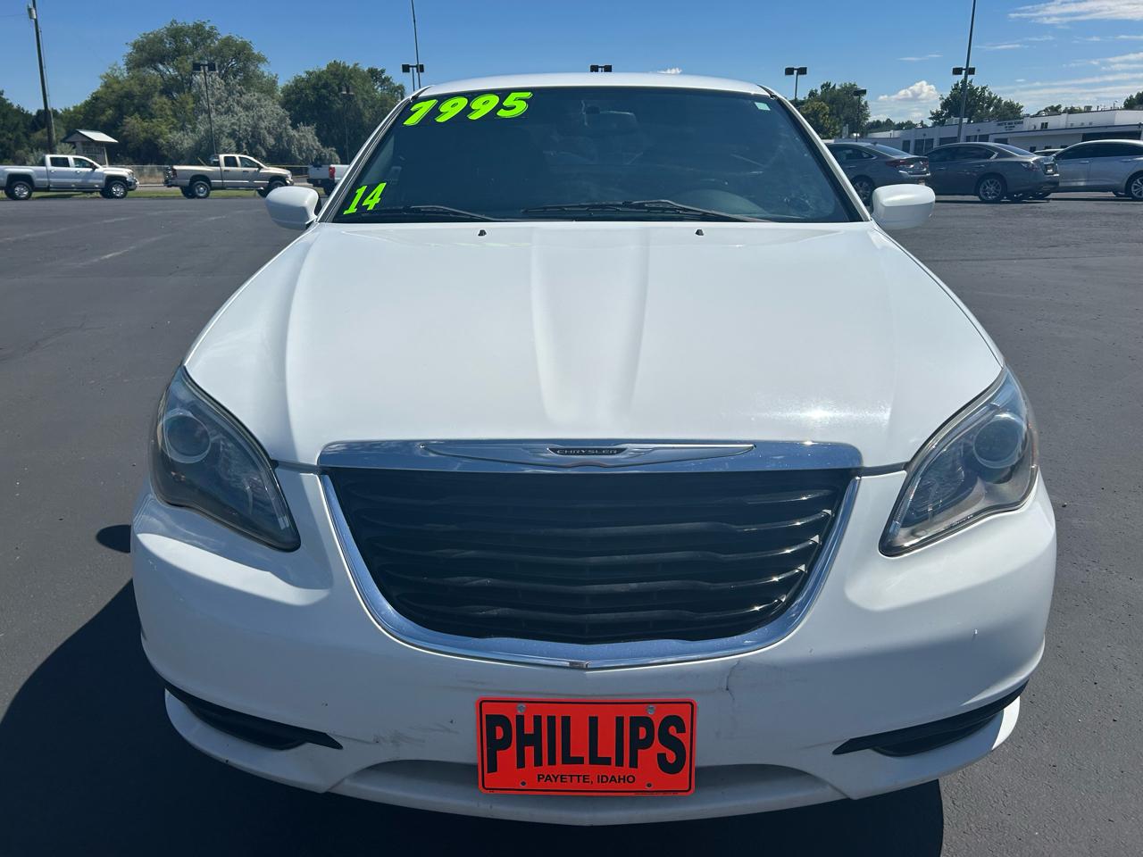 Chrysler 200 4dr Sdn Touring 2014