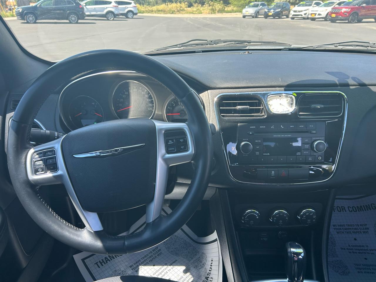 Chrysler 200 4dr Sdn Touring 2014