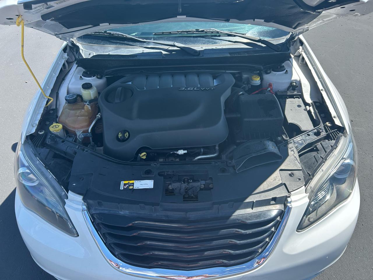 Chrysler 200 4dr Sdn Touring 2014