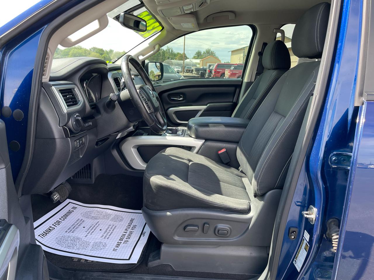 Nissan Titan 4x4 Crew Cab SV 2019