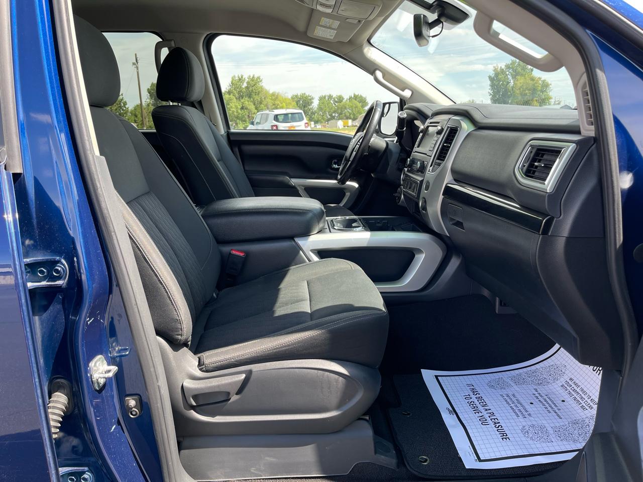 Nissan Titan 4x4 Crew Cab SV 2019
