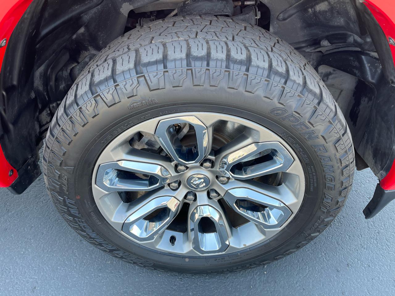 RAM 1500 Laramie 4x4 Crew Cab 5'7" Box 2019