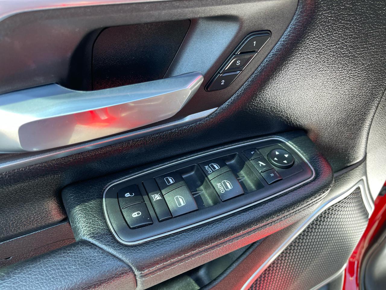RAM 1500 Laramie 4x4 Crew Cab 5'7" Box 2019