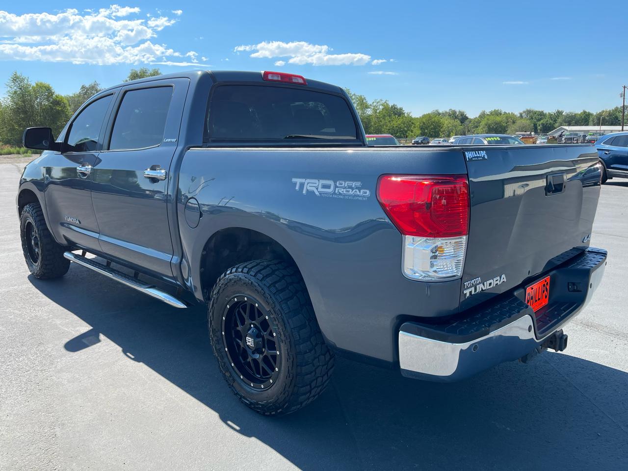 Toyota Tundra 4WD Truck CrewMax 5.7L V8 6-Spd AT LTD (Natl) 2010