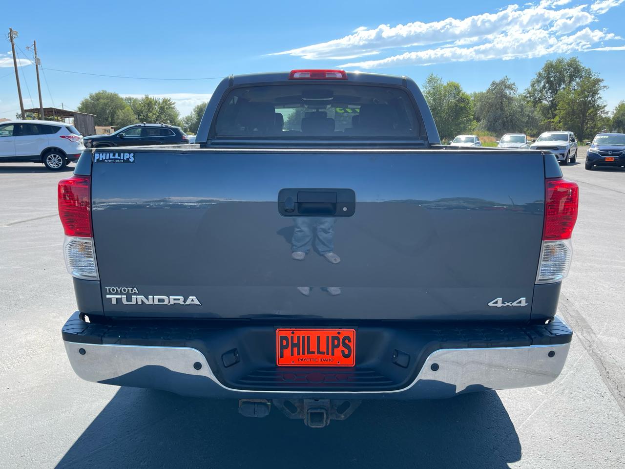 Toyota Tundra 4WD Truck CrewMax 5.7L V8 6-Spd AT LTD (Natl) 2010