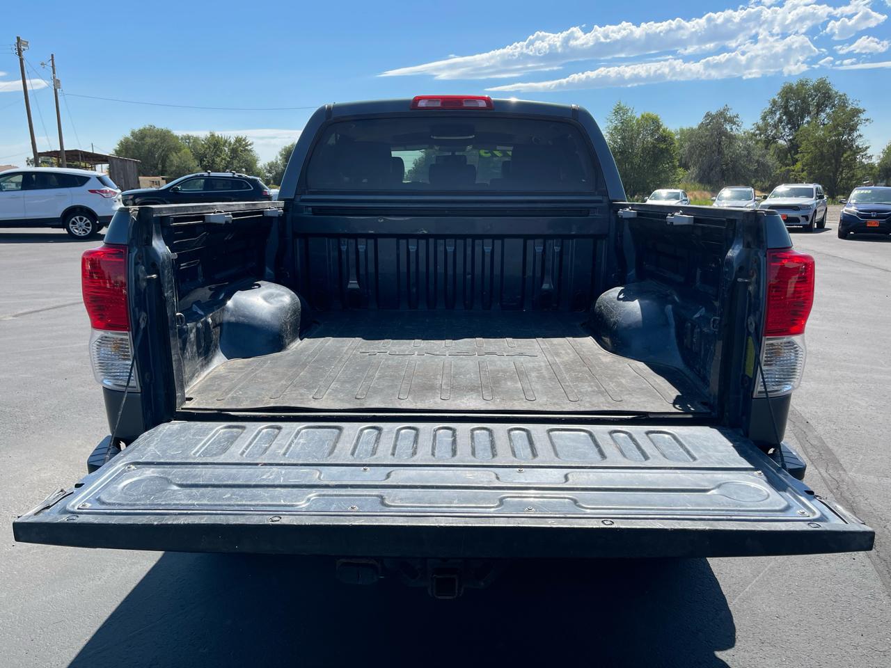 Toyota Tundra 4WD Truck CrewMax 5.7L V8 6-Spd AT LTD (Natl) 2010