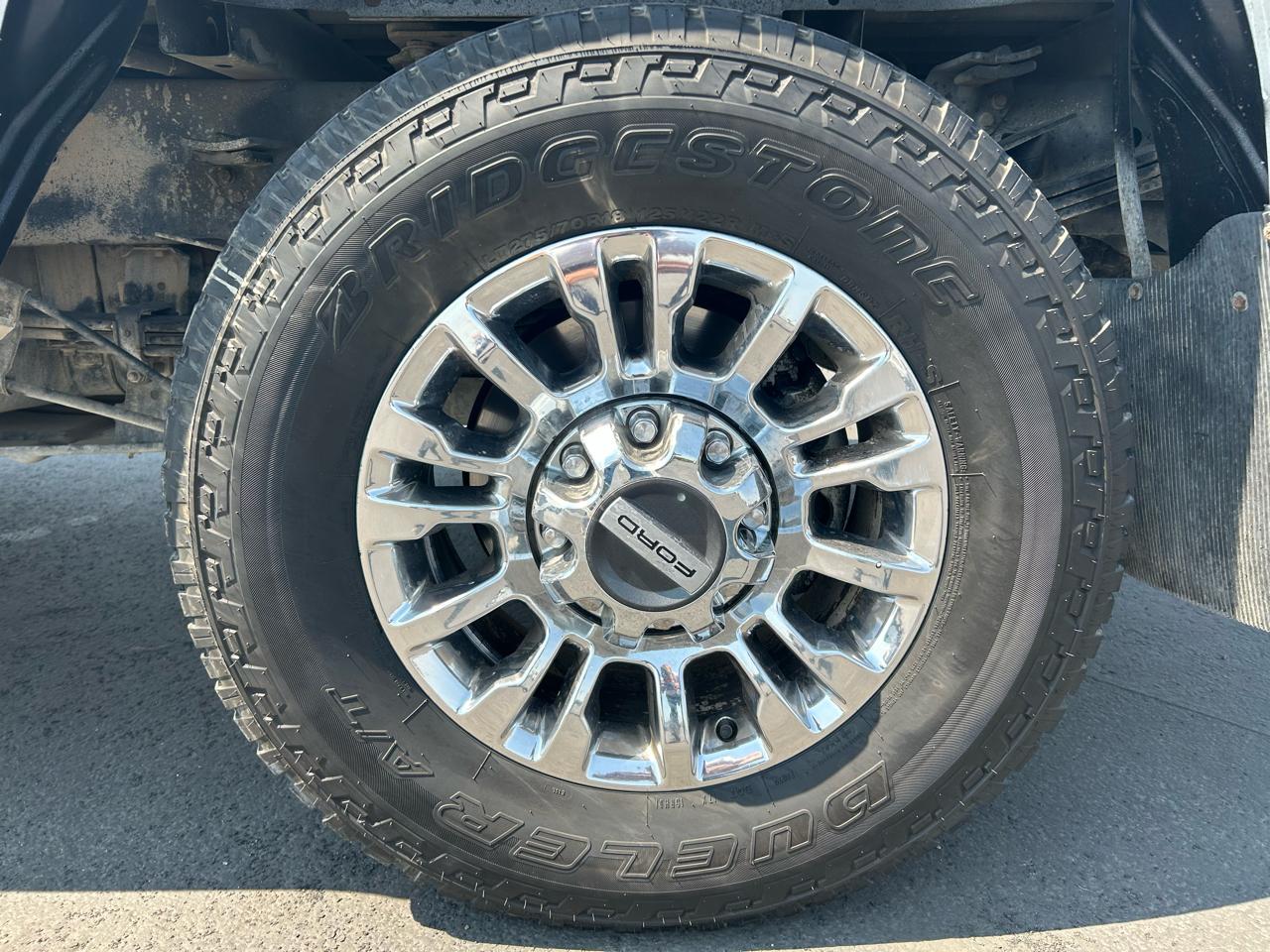 Ford Super Duty F-350 SRW Lariat 4WD Crew Cab 8' Box 2020