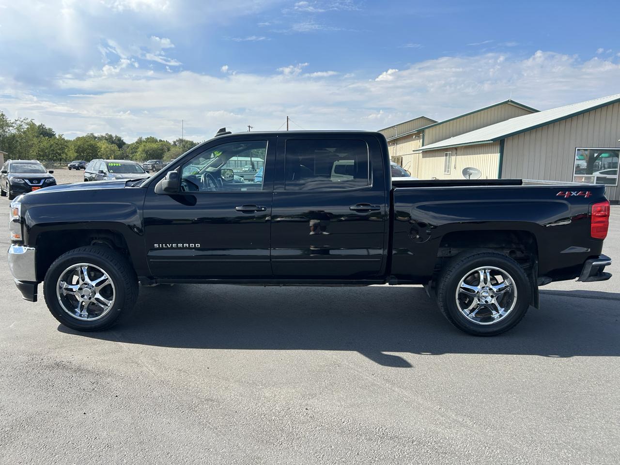 Chevrolet Silverado 1500 4WD Crew Cab 143.5" LT w/1LT 2018