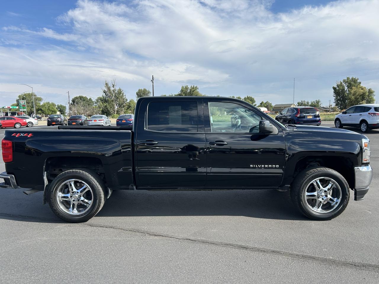 Chevrolet Silverado 1500 4WD Crew Cab 143.5" LT w/1LT 2018