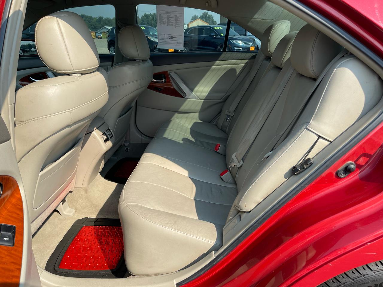 Toyota Camry 4dr Sdn I4 Auto XLE (Natl) 2011