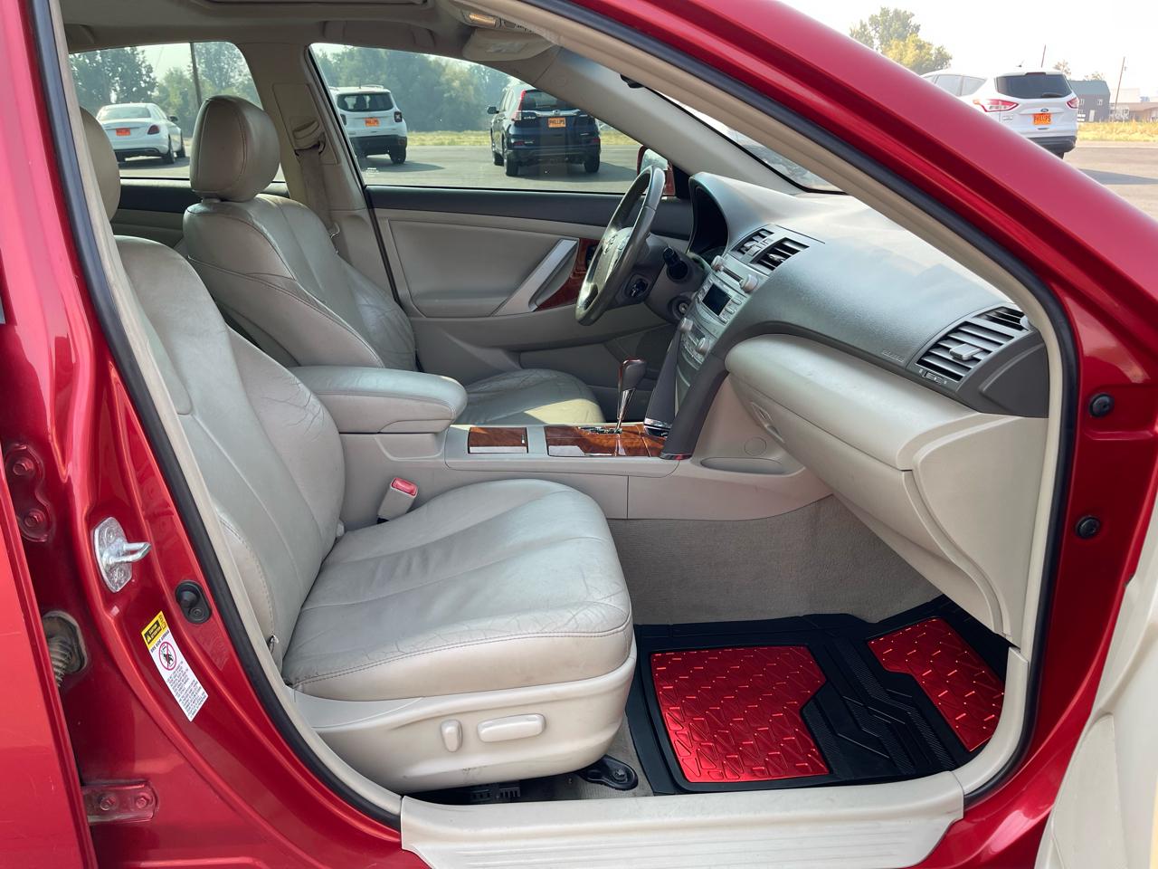 Toyota Camry 4dr Sdn I4 Auto XLE (Natl) 2011