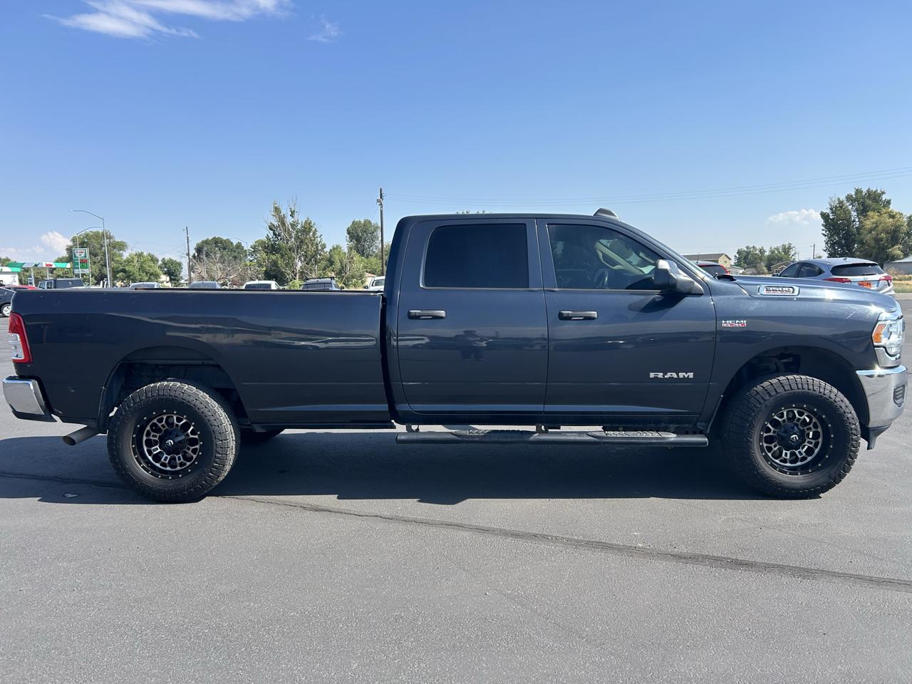 RAM 3500 Tradesman 4x4 Crew Cab 8' Box 2019