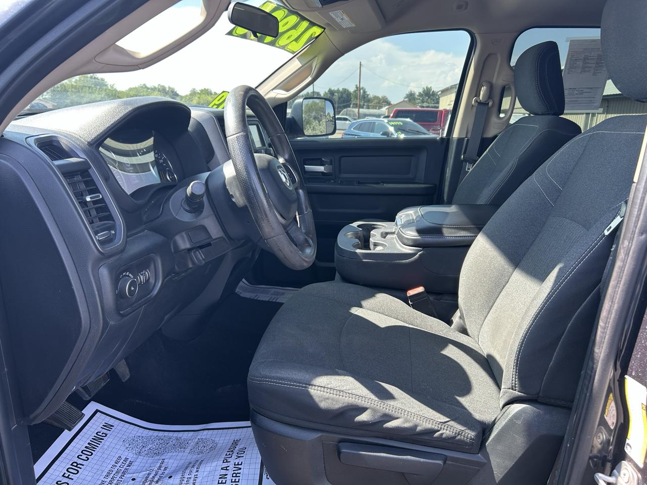 RAM 3500 Tradesman 4x4 Crew Cab 8' Box 2019