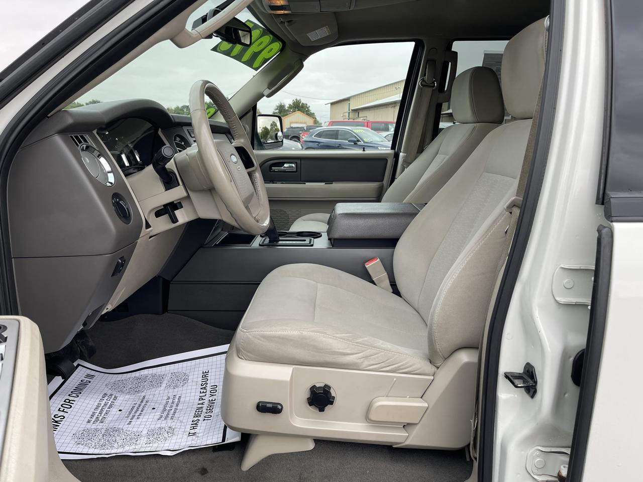 Ford Expedition 4WD 4dr XLT 2008