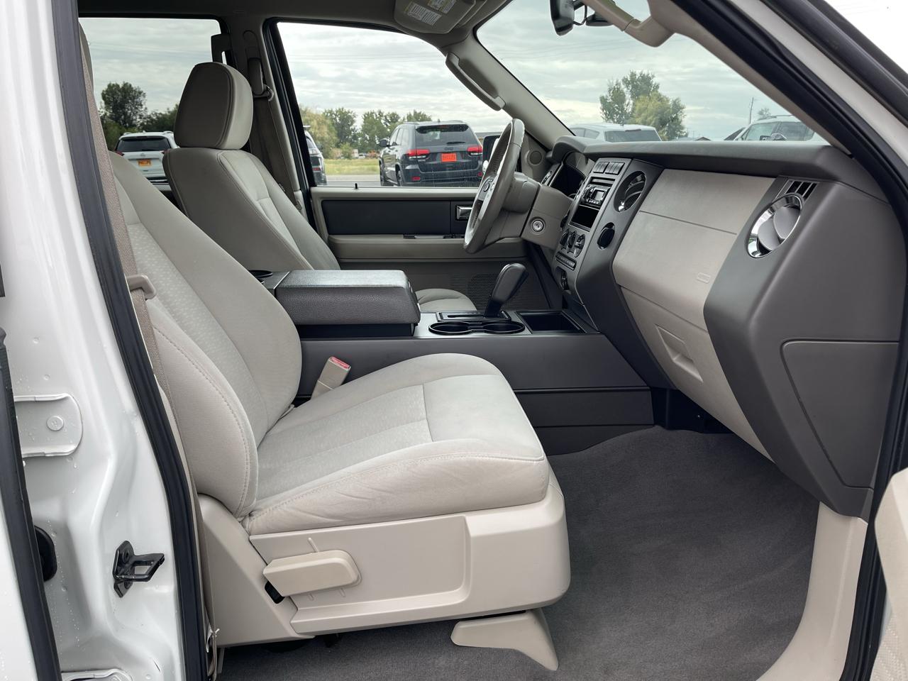 Ford Expedition 4WD 4dr XLT 2008