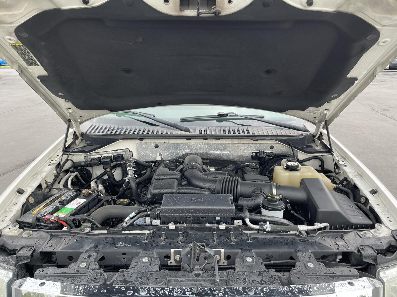 Ford Expedition 4WD 4dr XLT 2008