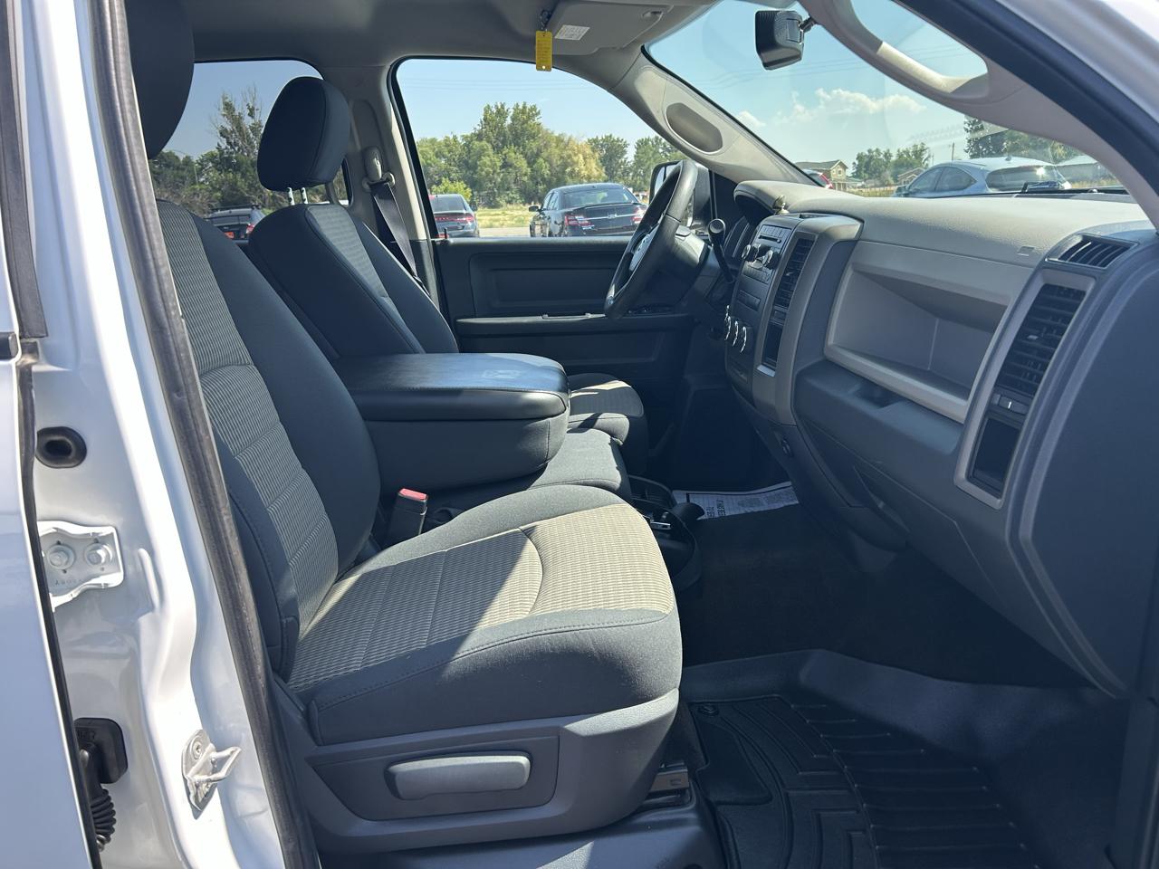 RAM 3500 4WD Crew Cab 169" ST 2012
