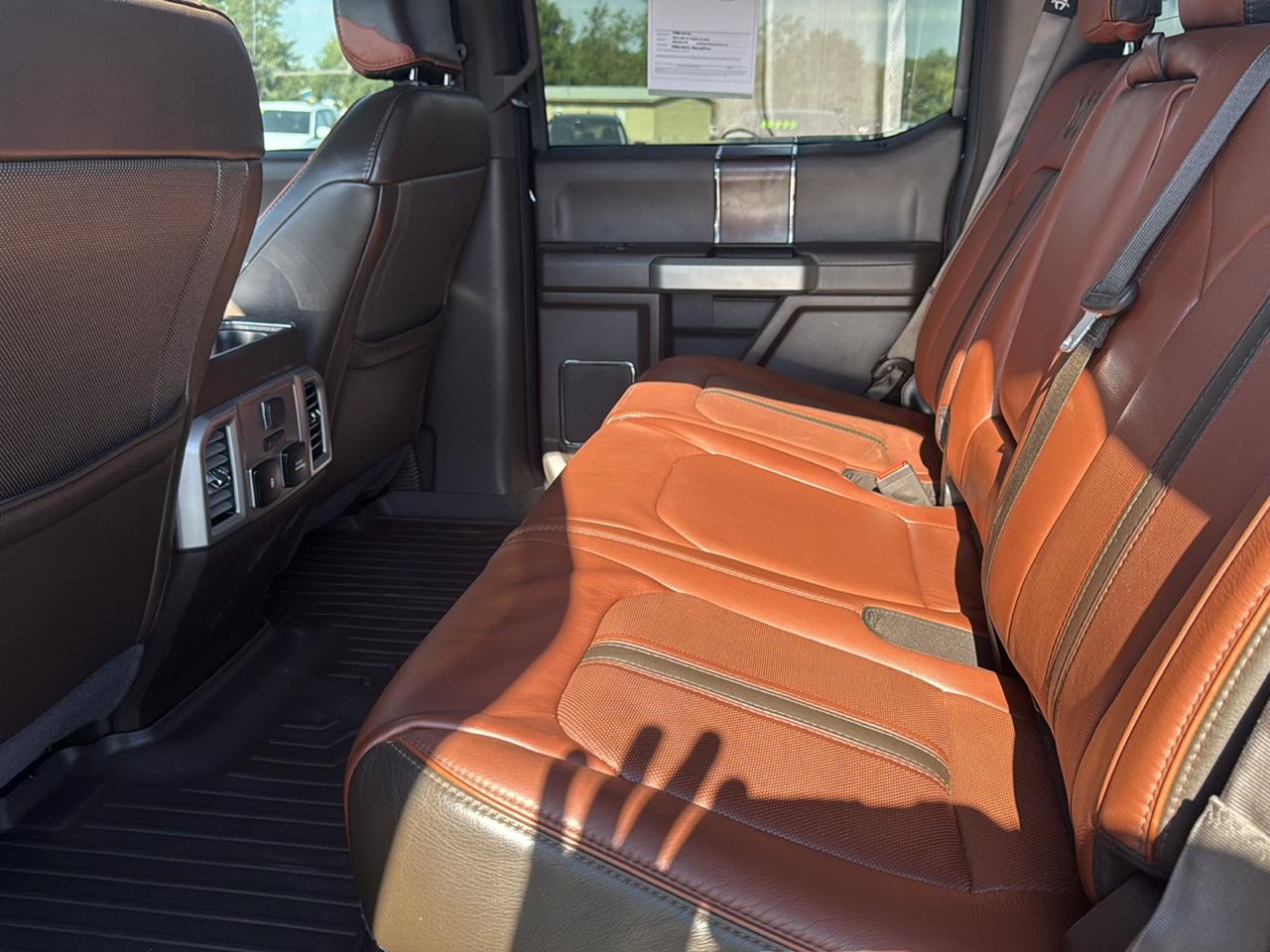 Ford Super Duty F-450 DRW King Ranch 4WD Crew Cab 8' Box 2019