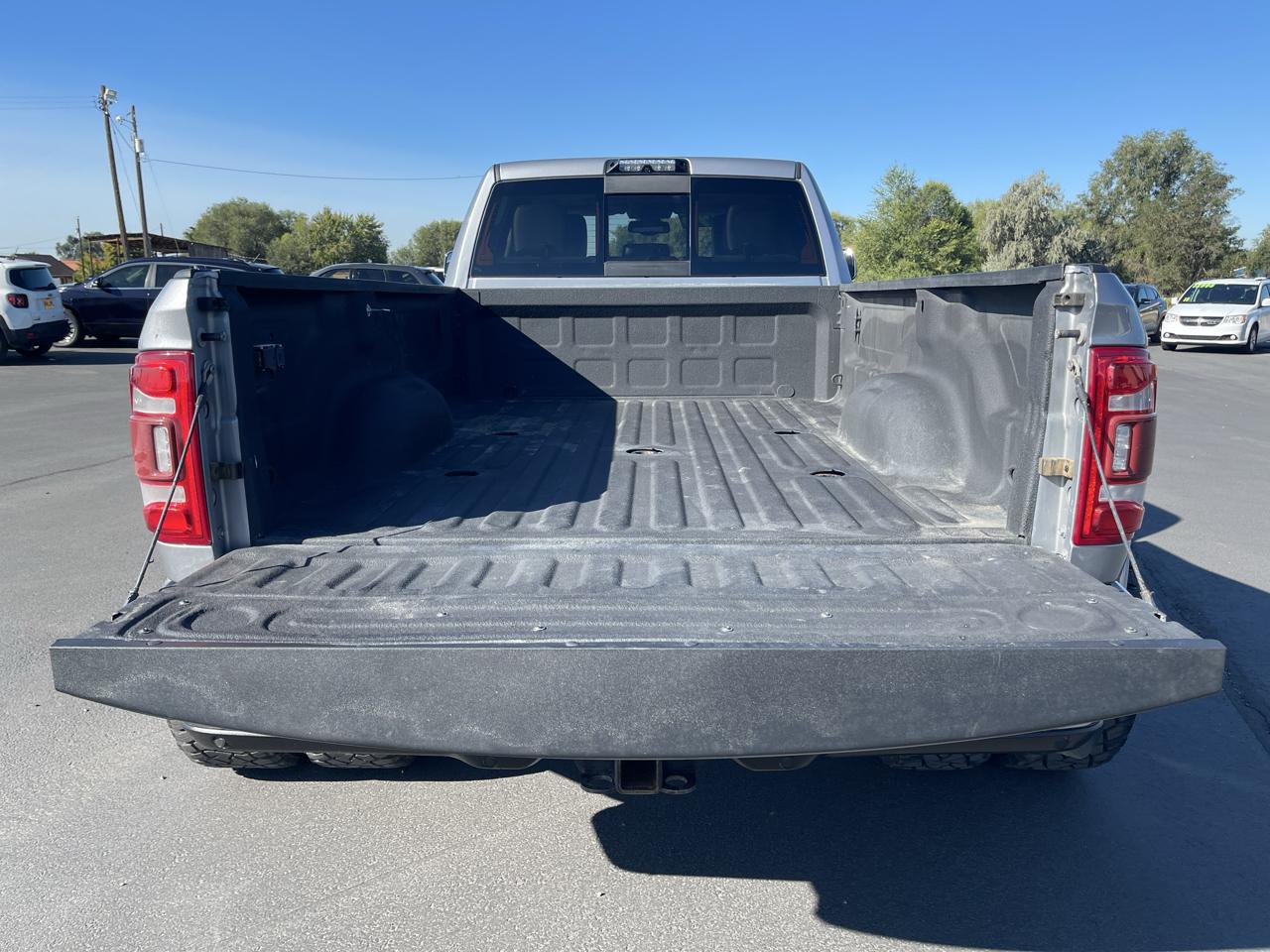 RAM 3500 Laramie 4x4 Crew Cab 8' Box 2020