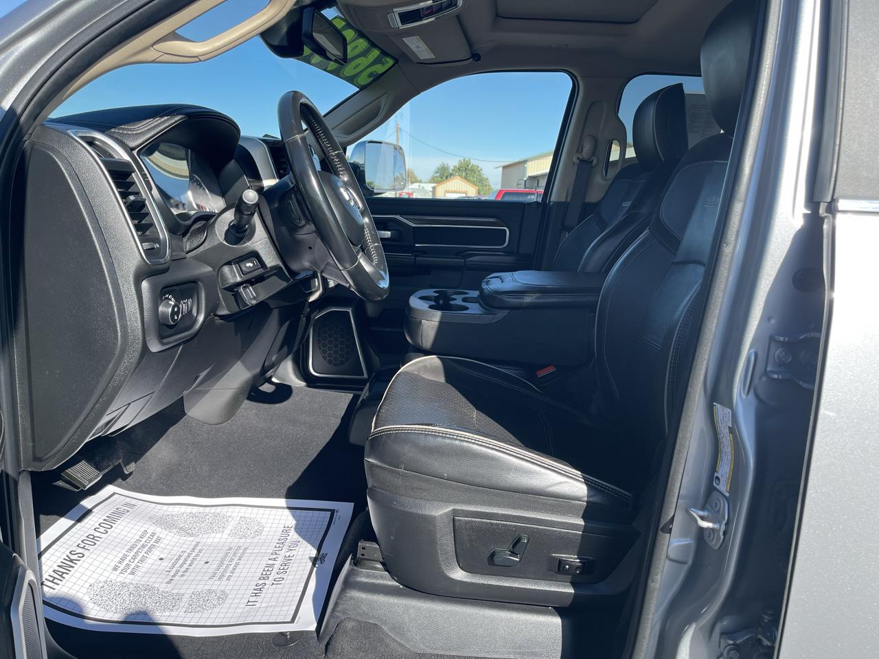 RAM 3500 Laramie 4x4 Crew Cab 8' Box 2020