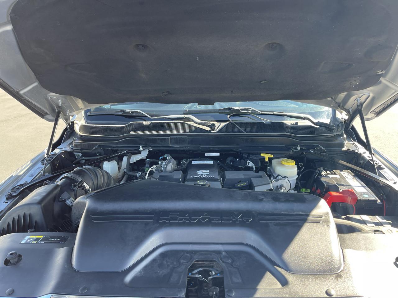 RAM 3500 Laramie 4x4 Crew Cab 8' Box 2020