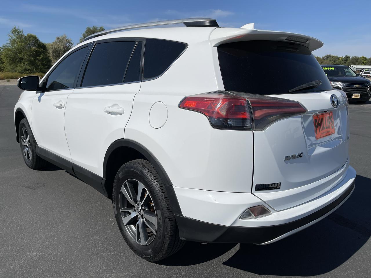Toyota RAV4 FWD 4dr XLE (Natl) 2016