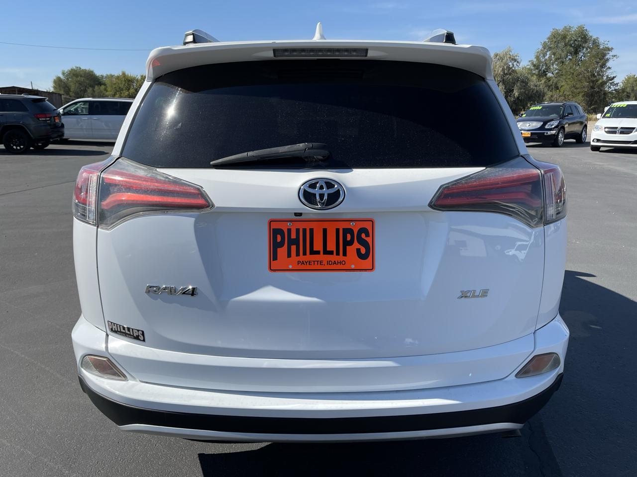 Toyota RAV4 FWD 4dr XLE (Natl) 2016