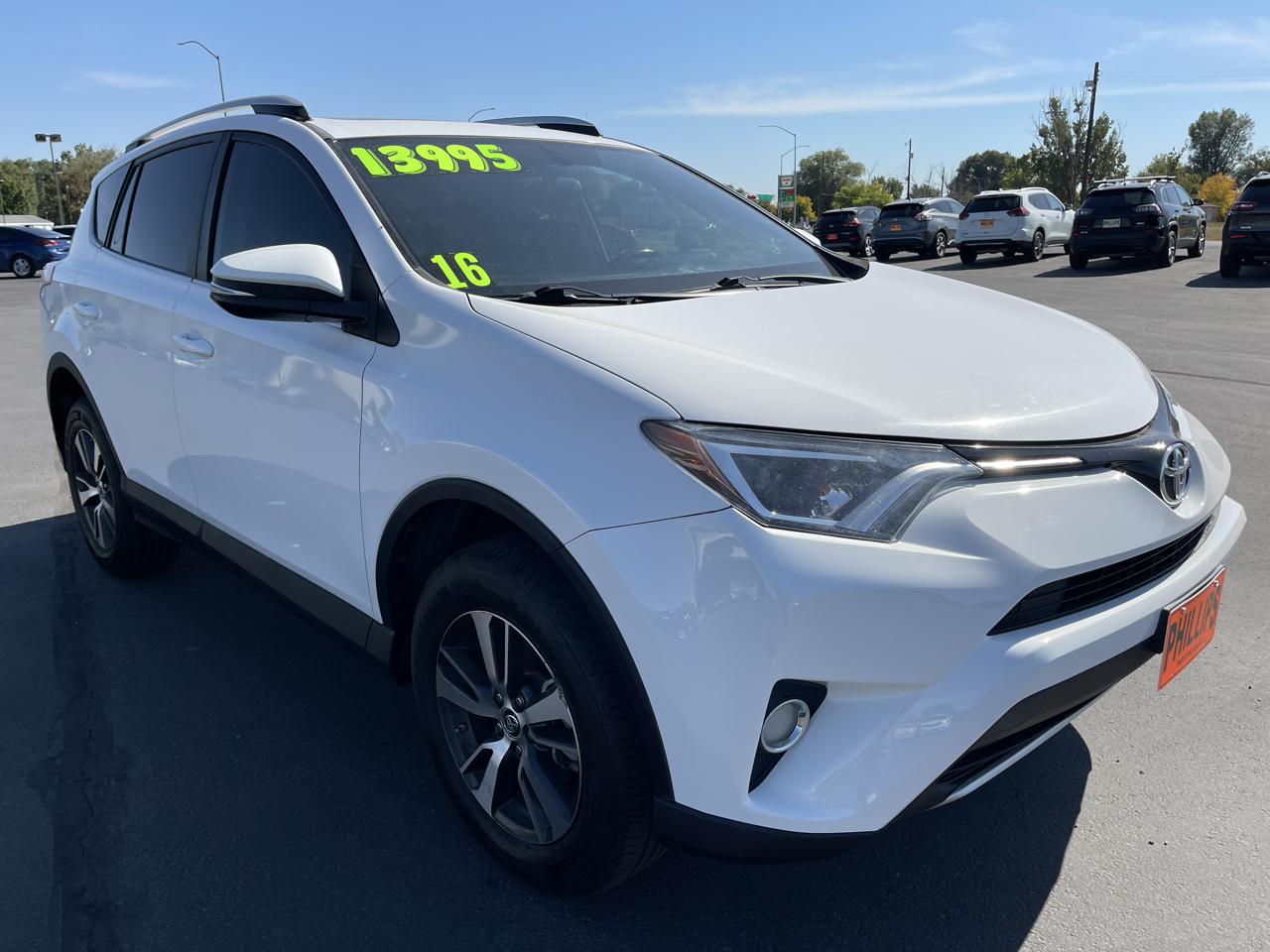 Toyota RAV4 FWD 4dr XLE (Natl) 2016